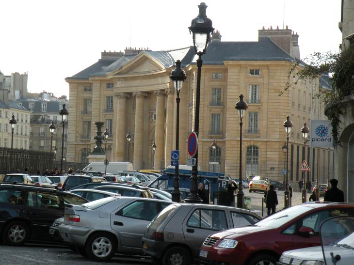  Université Paris Panthéon Sorbonne